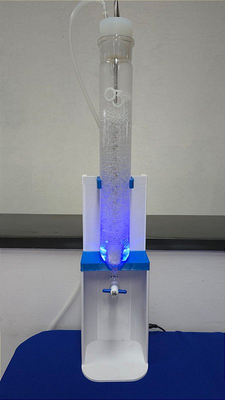 Dispositivo ou Torre de Ozonização de Água sofisticado na cor azul ou rosa